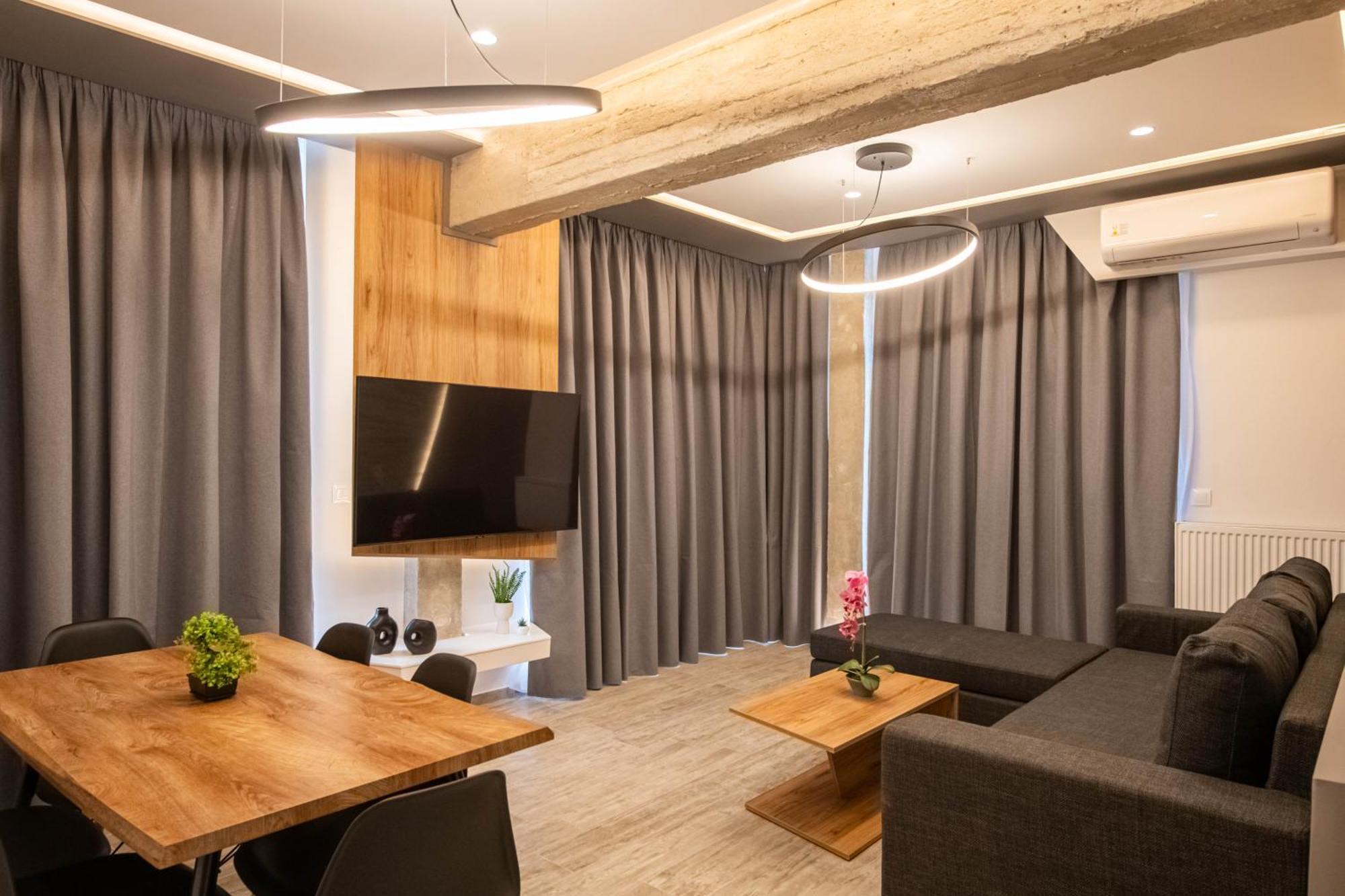 Skia Luxury Living Above The Walls سالونيك المظهر الخارجي الصورة