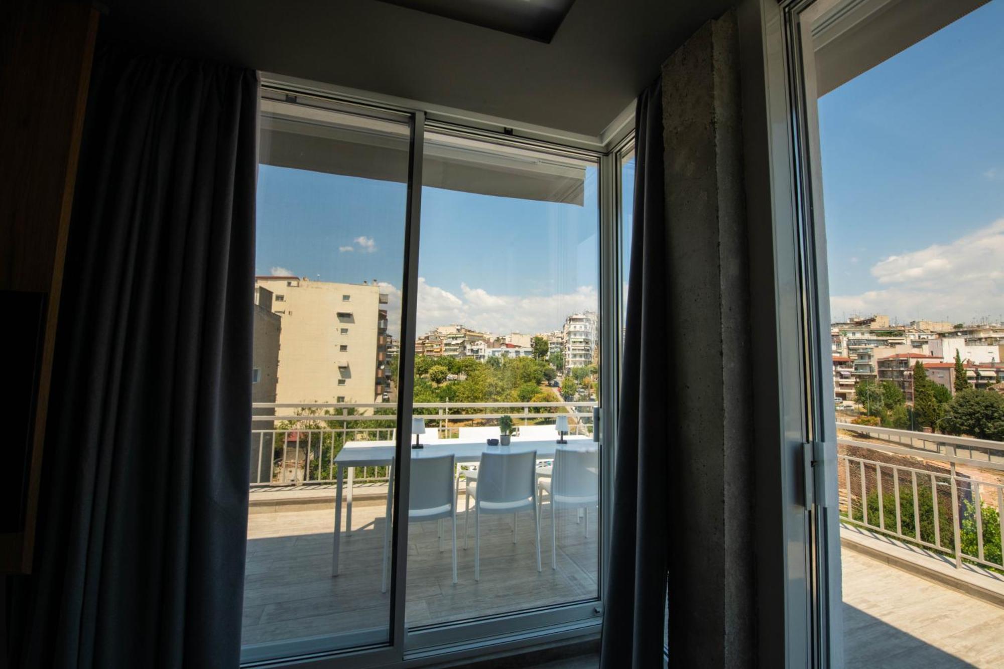 Skia Luxury Living Above The Walls سالونيك المظهر الخارجي الصورة