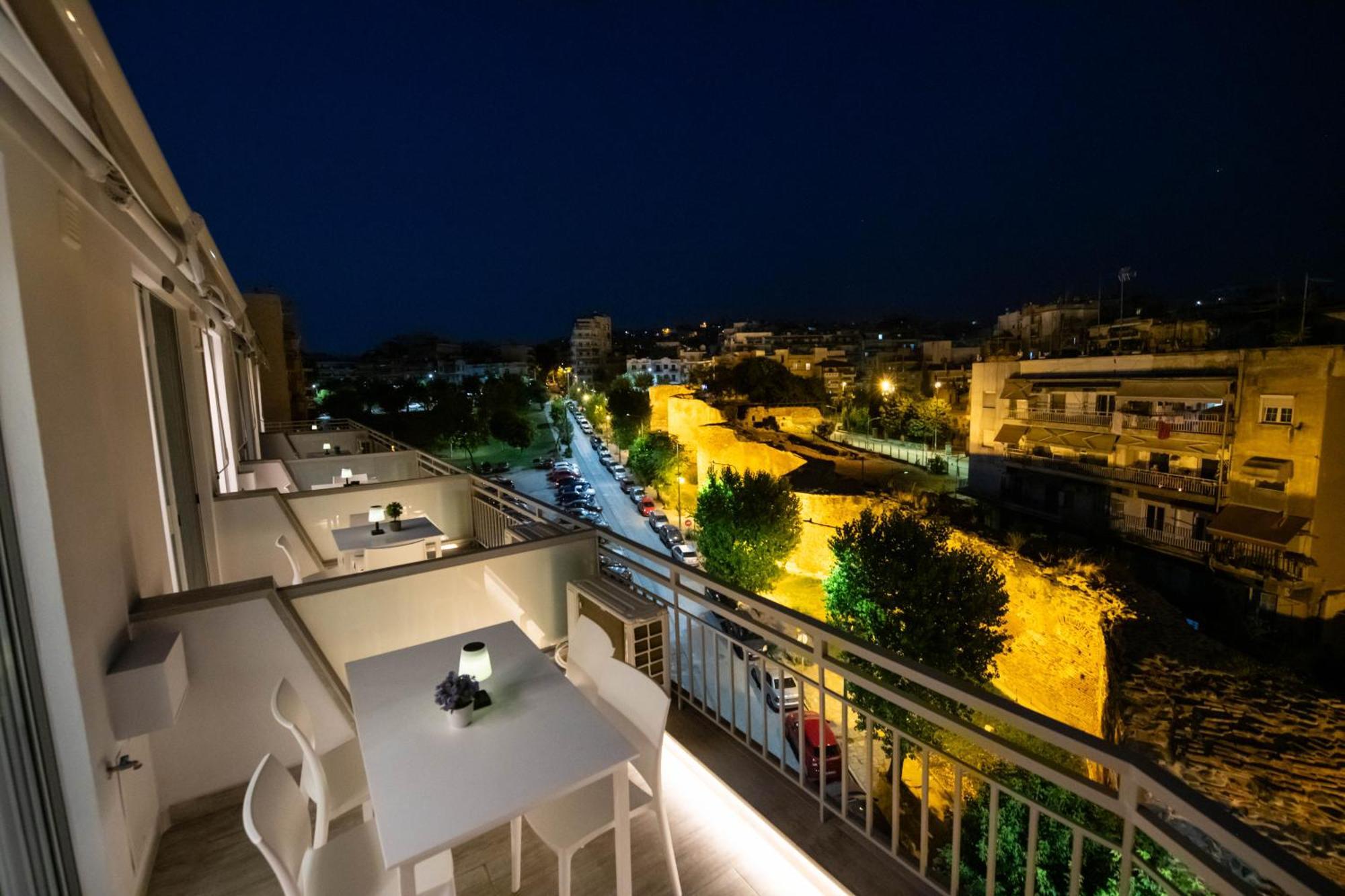 Skia Luxury Living Above The Walls سالونيك المظهر الخارجي الصورة