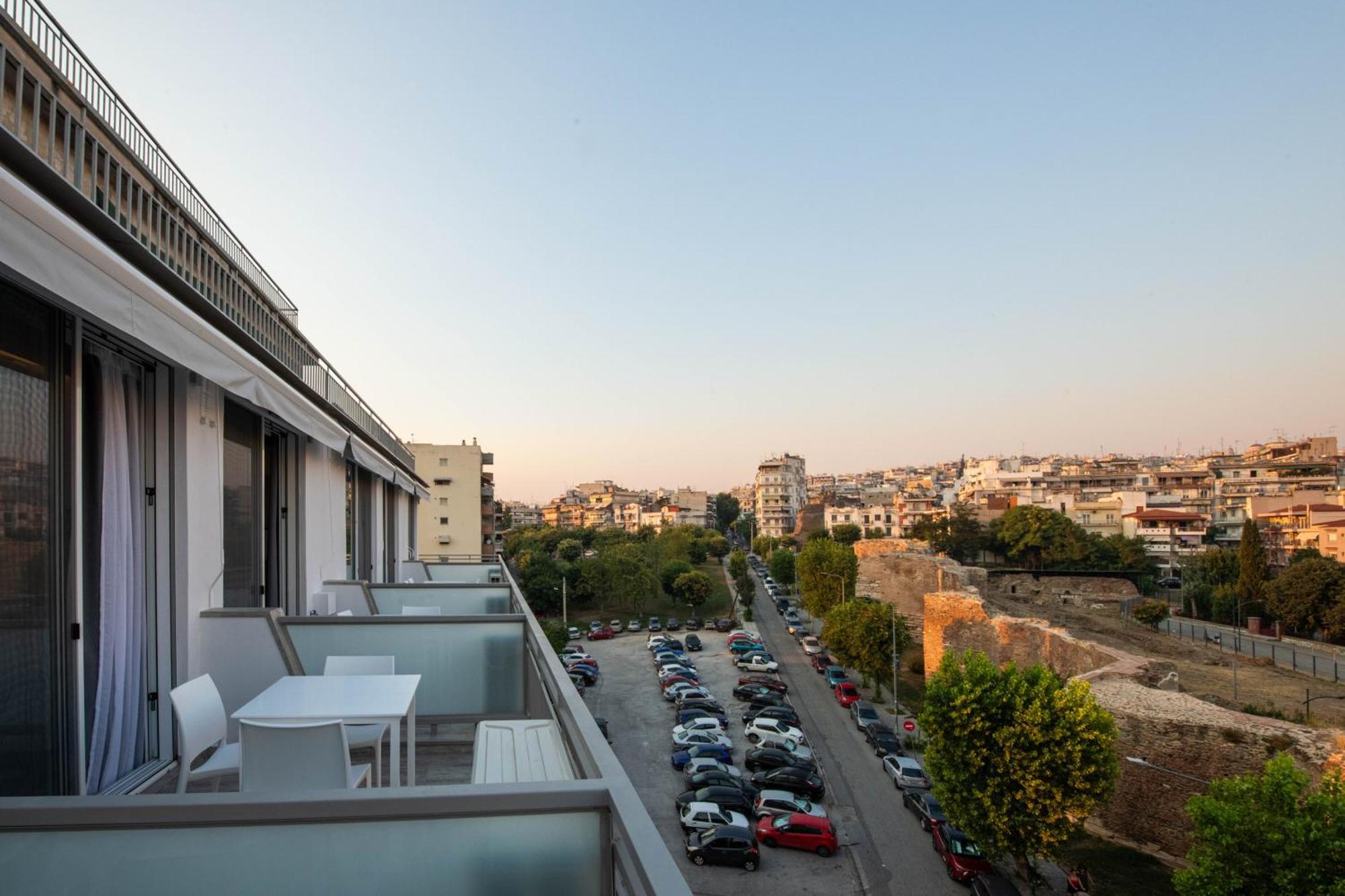 Skia Luxury Living Above The Walls سالونيك المظهر الخارجي الصورة