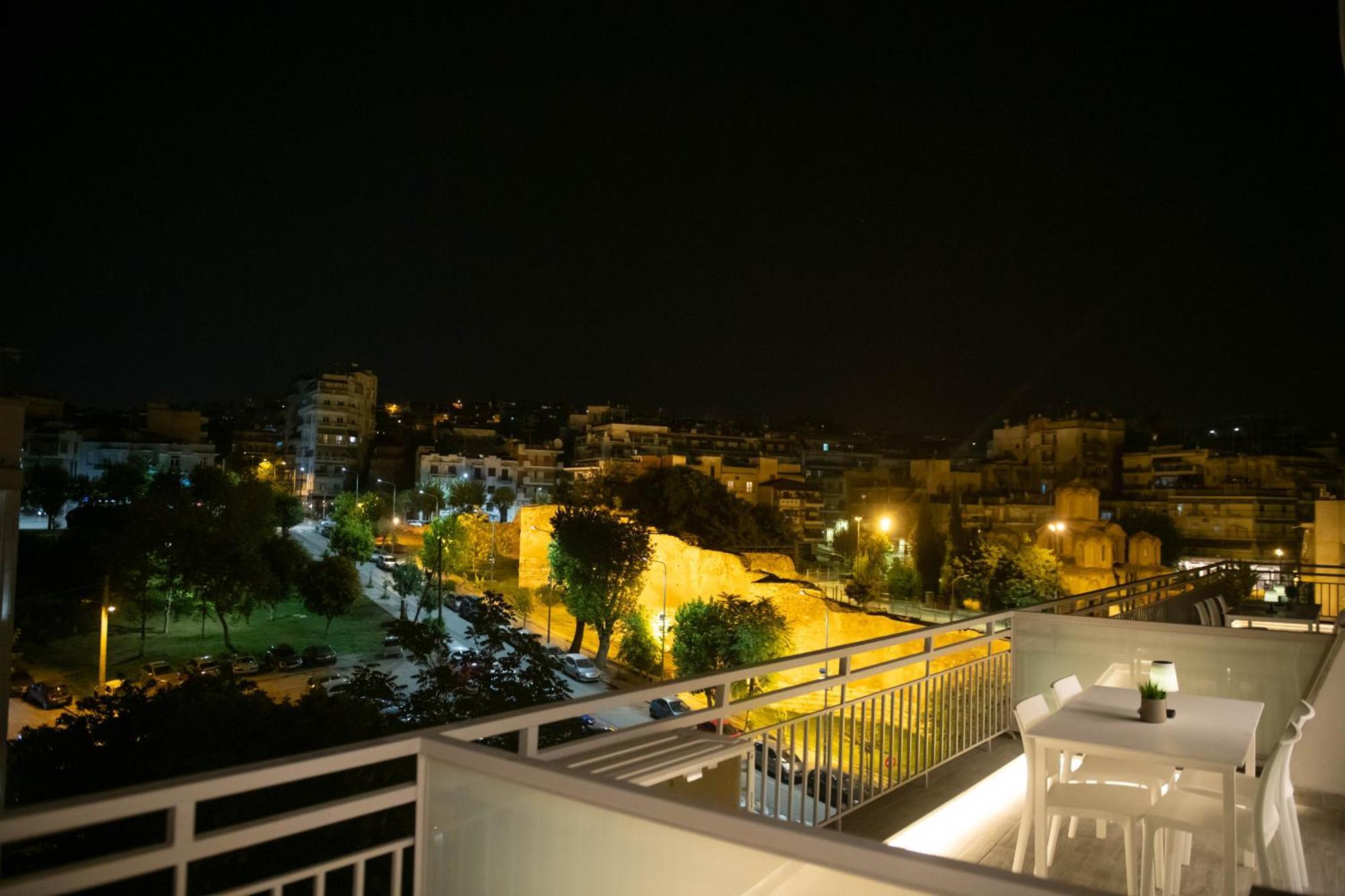 Skia Luxury Living Above The Walls سالونيك المظهر الخارجي الصورة